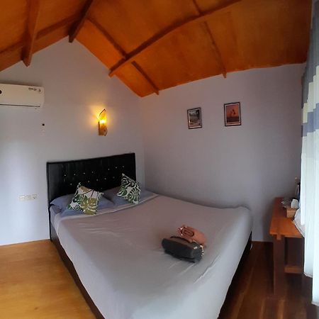 Poetri Bungalow & Restaurant Senaru Bagian luar foto