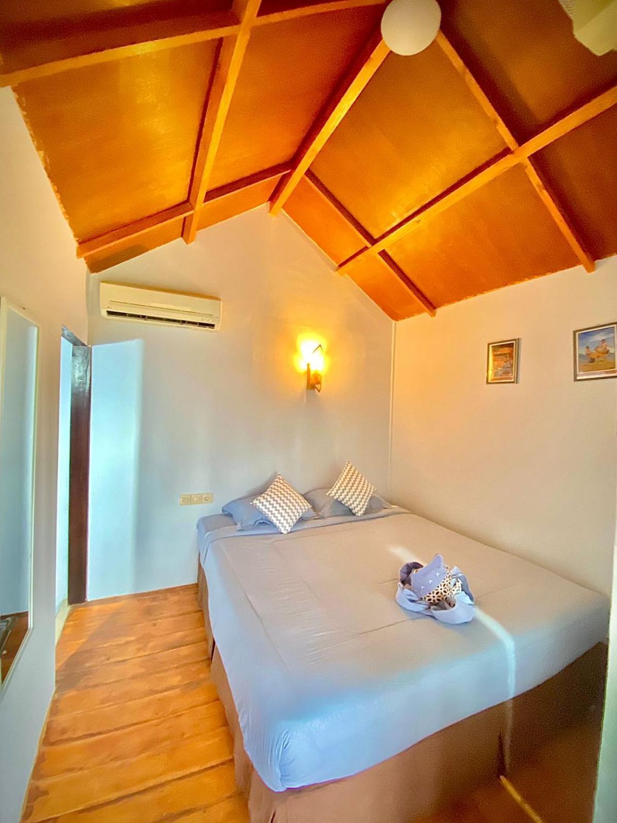 Poetri Bungalow & Restaurant Senaru Bagian luar foto