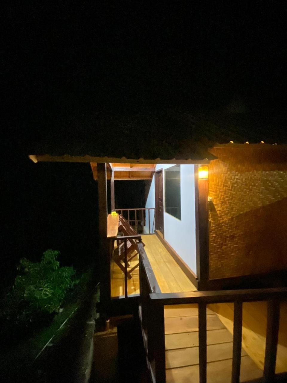 Poetri Bungalow & Restaurant Senaru Bagian luar foto