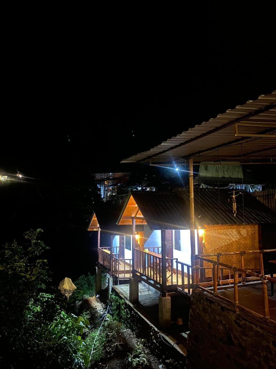 Poetri Bungalow & Restaurant Senaru Bagian luar foto