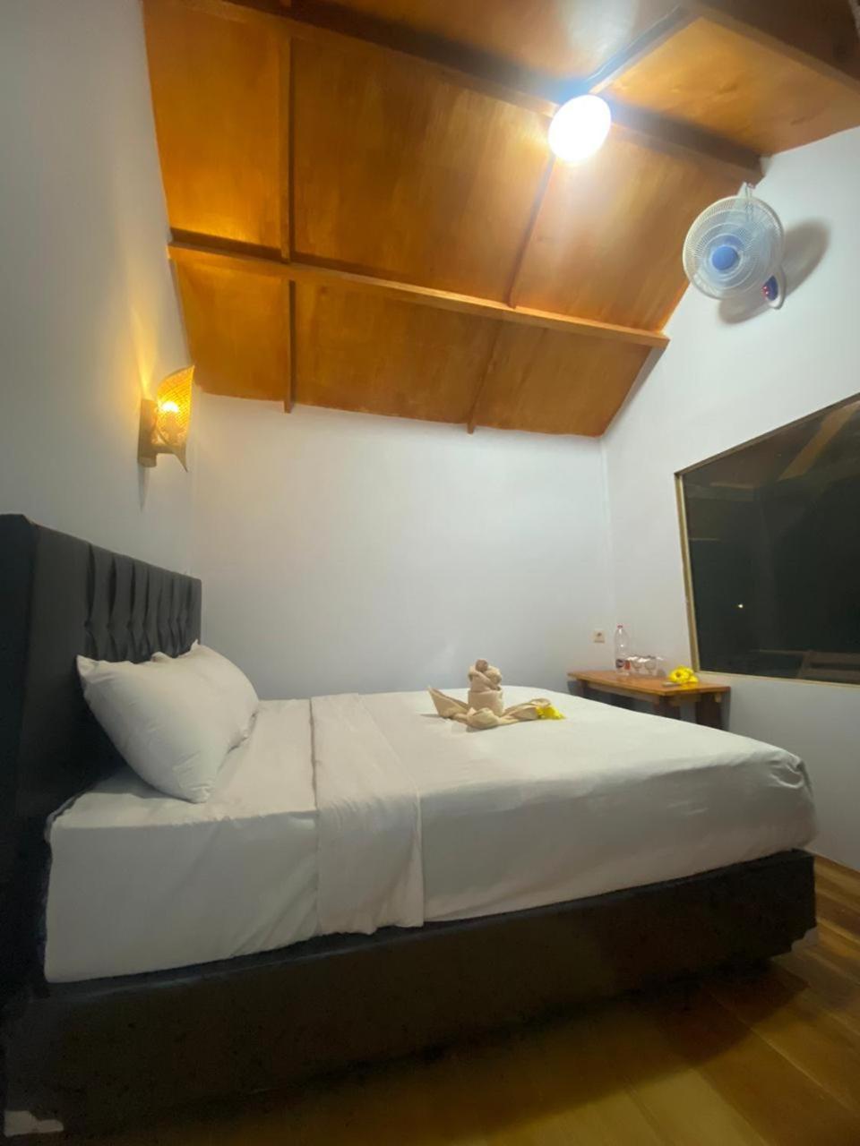Poetri Bungalow & Restaurant Senaru Bagian luar foto